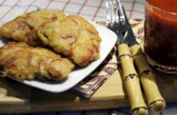 Snack ya kushangaza: sausage na cutlets jibini