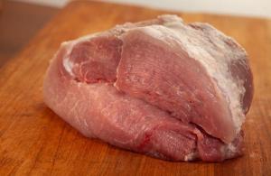 Cách nấu thịt lợn luộc tại nhà