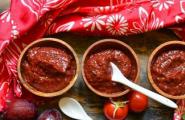 Saus plum Tkemali: resep klasik dan banyak lagi