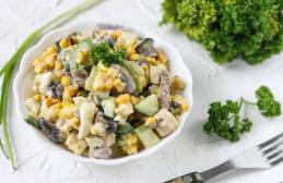 Salad jamur sederhana dan lezat: resep dengan foto Salad hidangan jamur