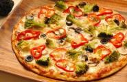 Domáca pizza: recept s kefírom bez kvasníc - jednoduchý krok za krokom s fotografiami