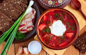 Borscht රතු නොවන්නේ ඇයි?