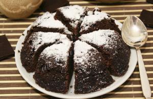 Čokoládová torta v mikrovlnnej rúre: jednoduchý recept Recept na tortu za 10 minút v mikrovlnnej rúre