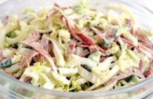 Salad xúc xích và dưa chuột