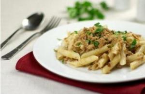Daging cincang dengan pasta dalam wajan: resep